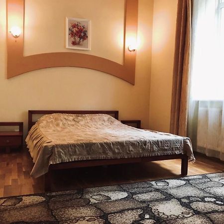 Apartament-Minihotel Elpida Lwów Zewnętrze zdjęcie