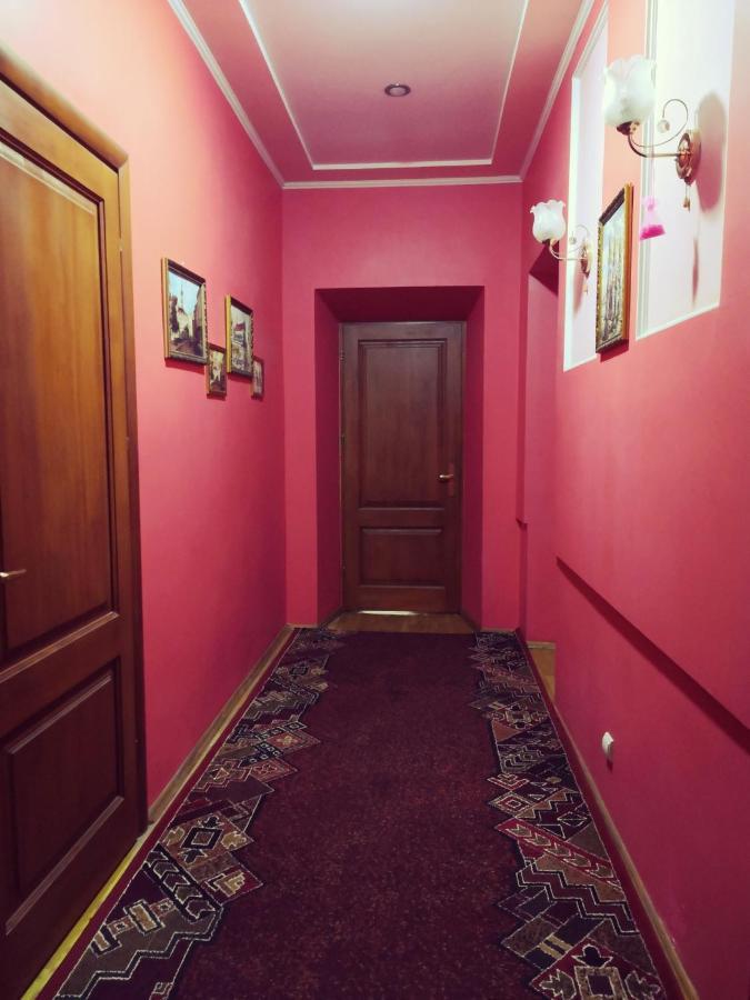 Apartament-Minihotel Elpida Lwów Zewnętrze zdjęcie