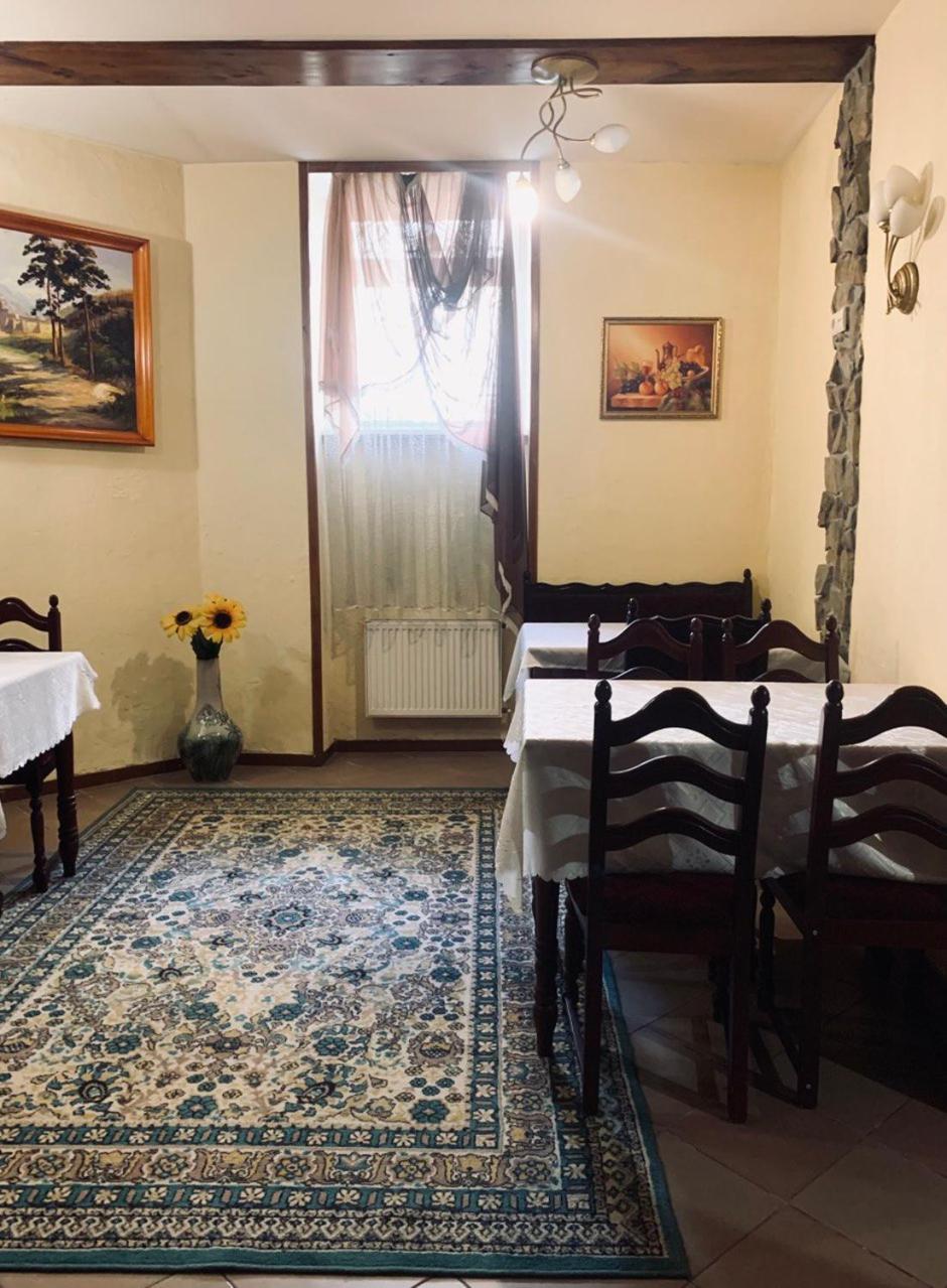 Apartament-Minihotel Elpida Lwów Zewnętrze zdjęcie
