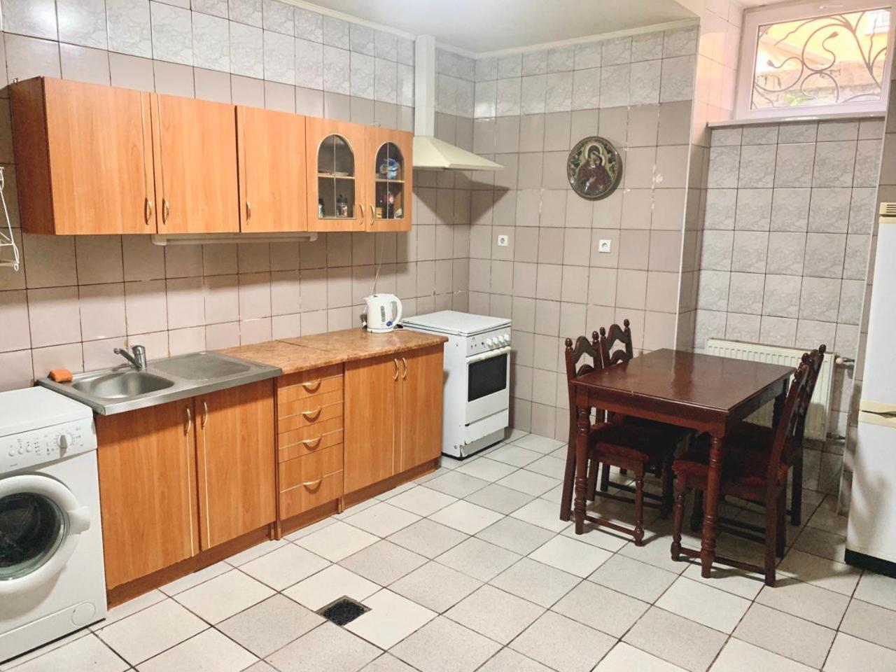 Apartament-Minihotel Elpida Lwów Zewnętrze zdjęcie