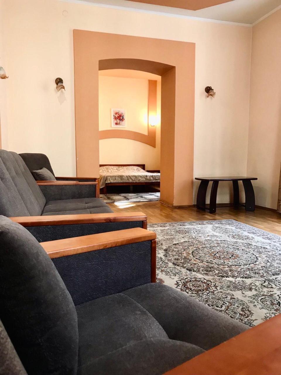 Apartament-Minihotel Elpida Lwów Zewnętrze zdjęcie